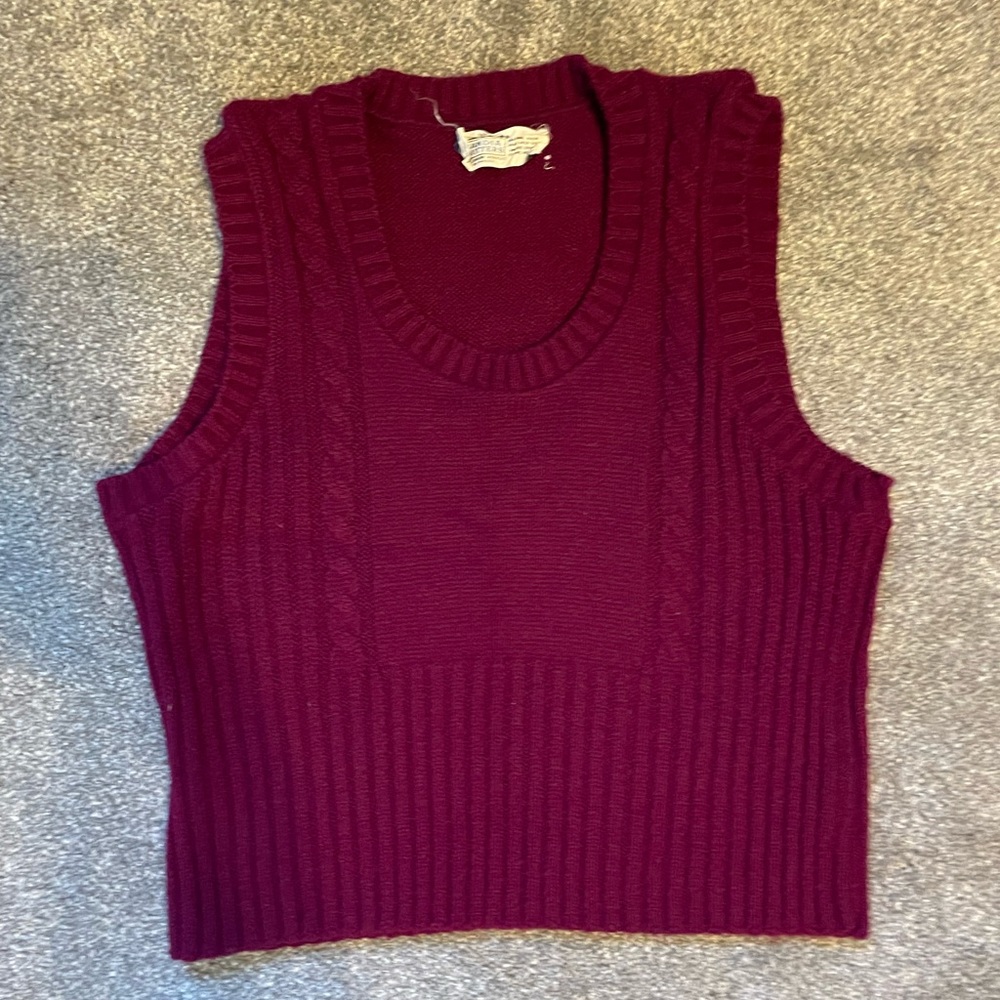 Cropped sweater vest